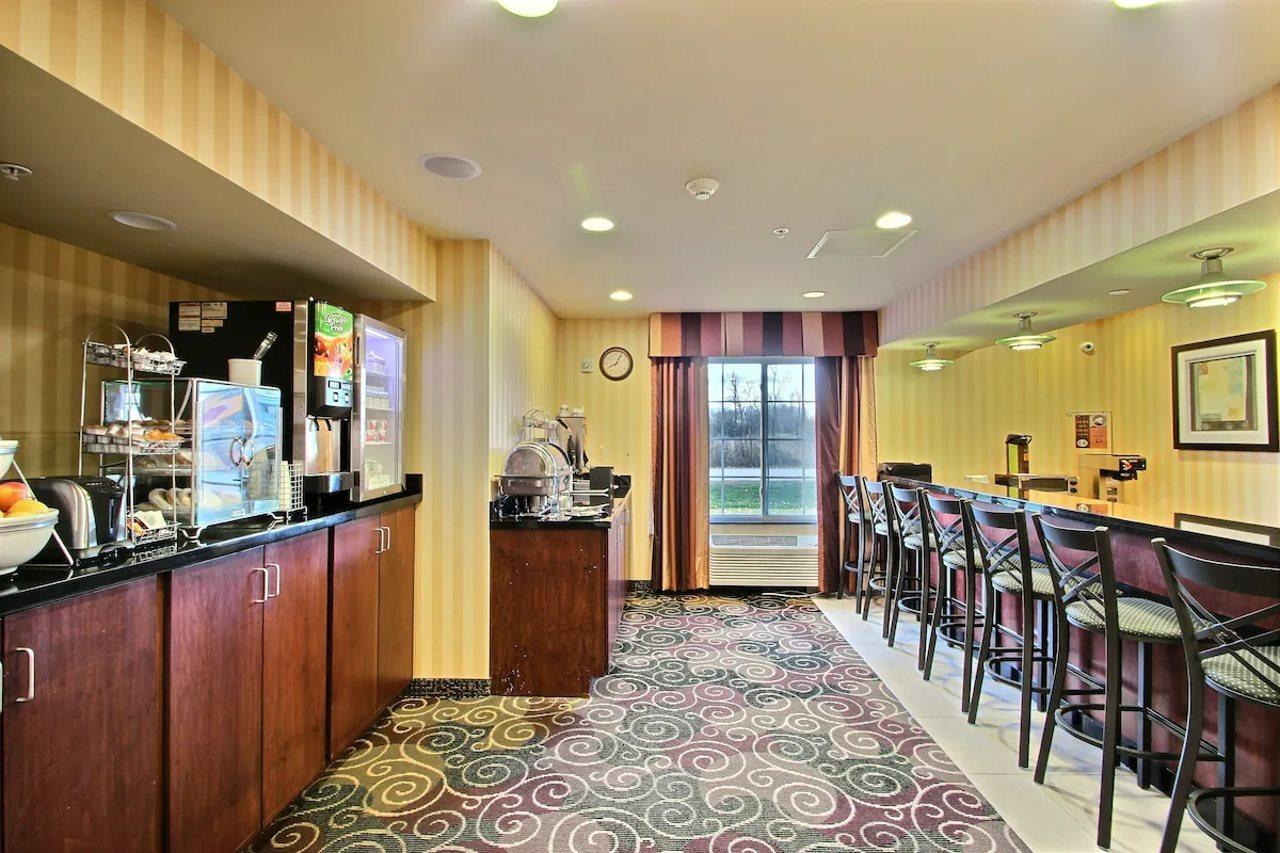 Americinn By Wyndham אושקוש מראה חיצוני תמונה