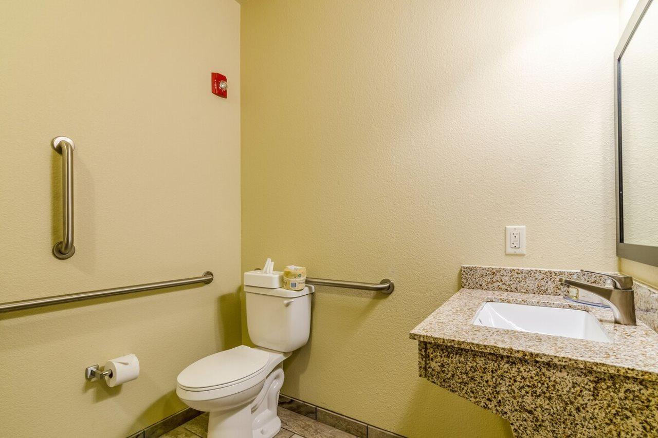 Americinn By Wyndham אושקוש מראה חיצוני תמונה