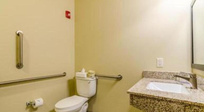 Americinn By Wyndham אושקוש מראה חיצוני תמונה